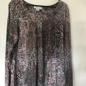 Goes with Everything Top